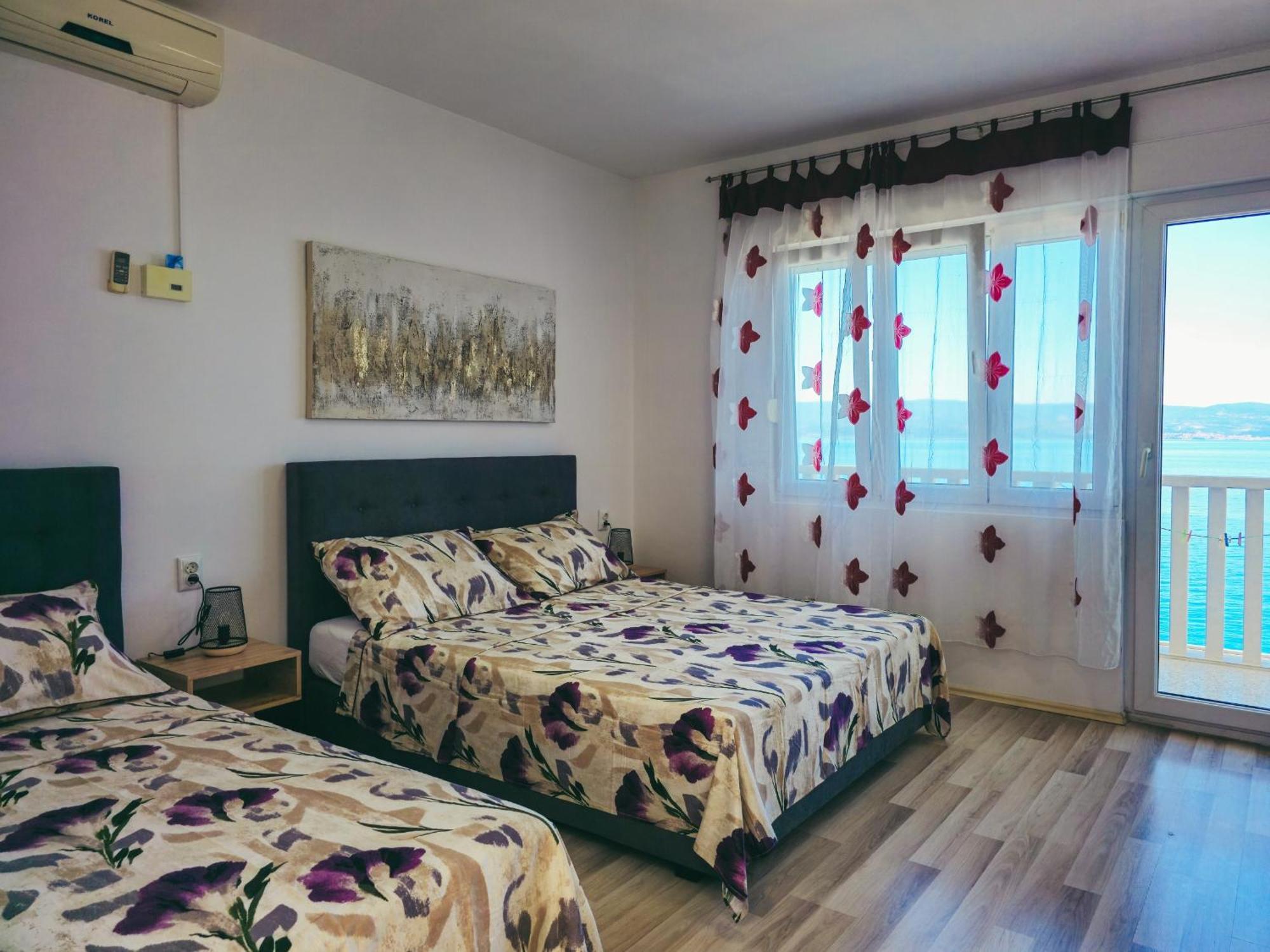 Apartments Neda Омиш Экстерьер фото