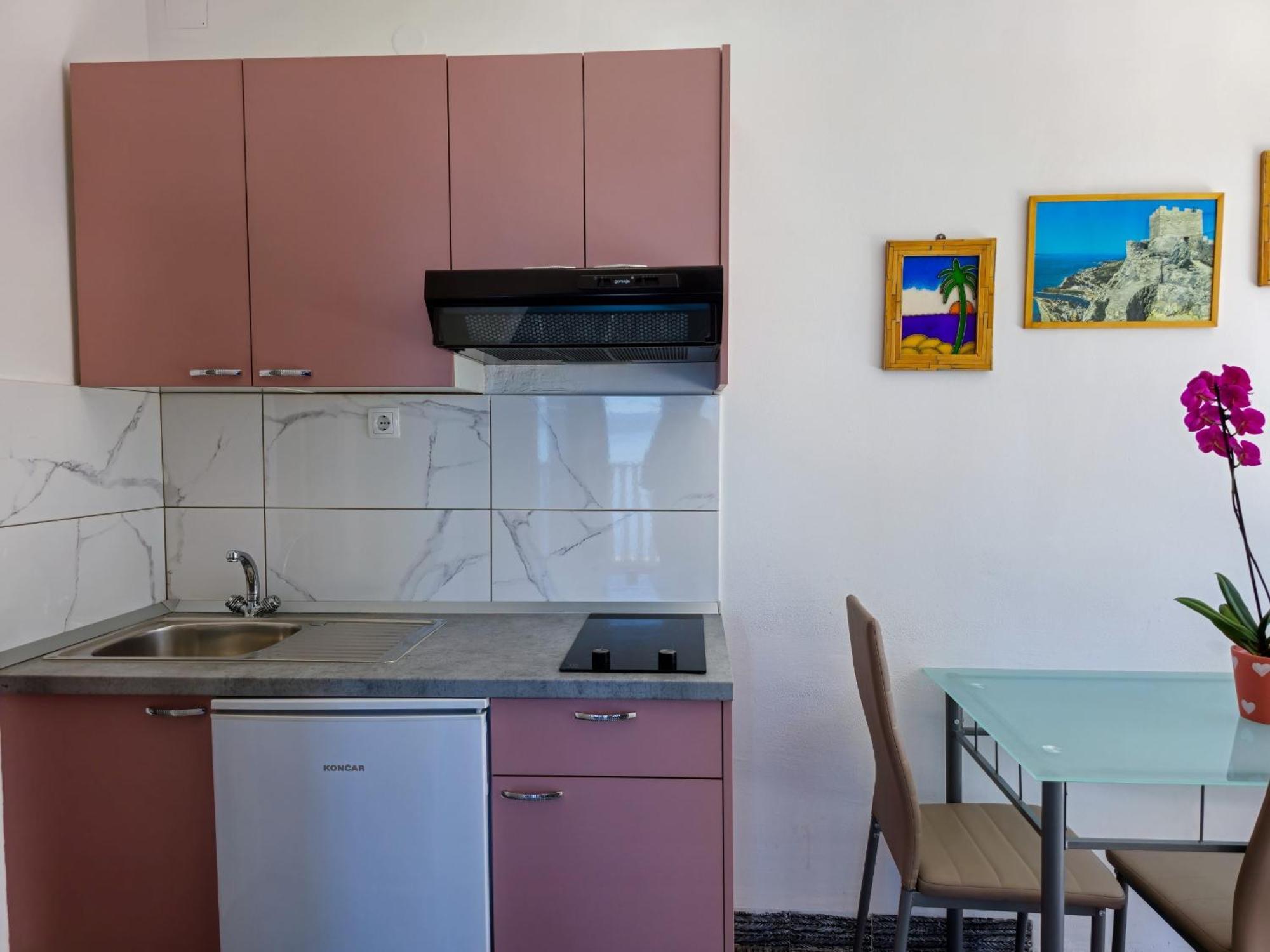 Apartments Neda Омиш Номер фото